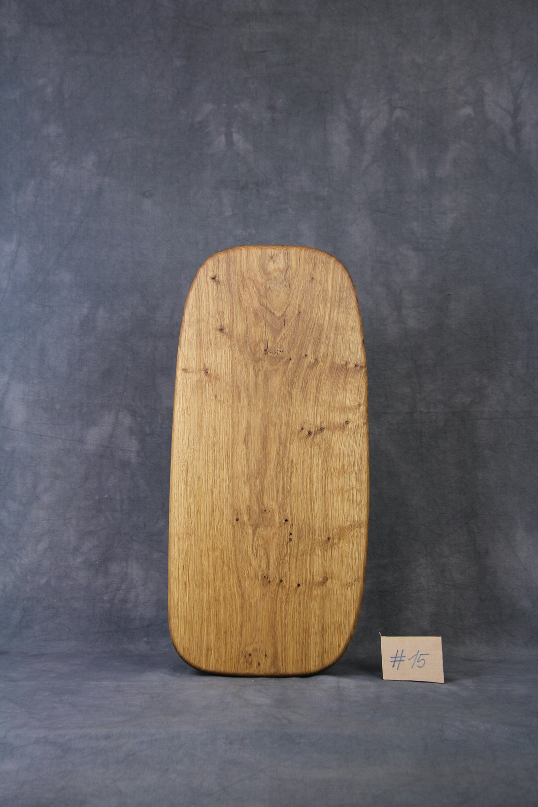 Brotzeitbrett, Servierbrett, Schneidebrett, Cuttingboard, Charcuterie Board. No. 15 - ca. 60 cm. Aus einem Stück Eiche - handgefertigt.