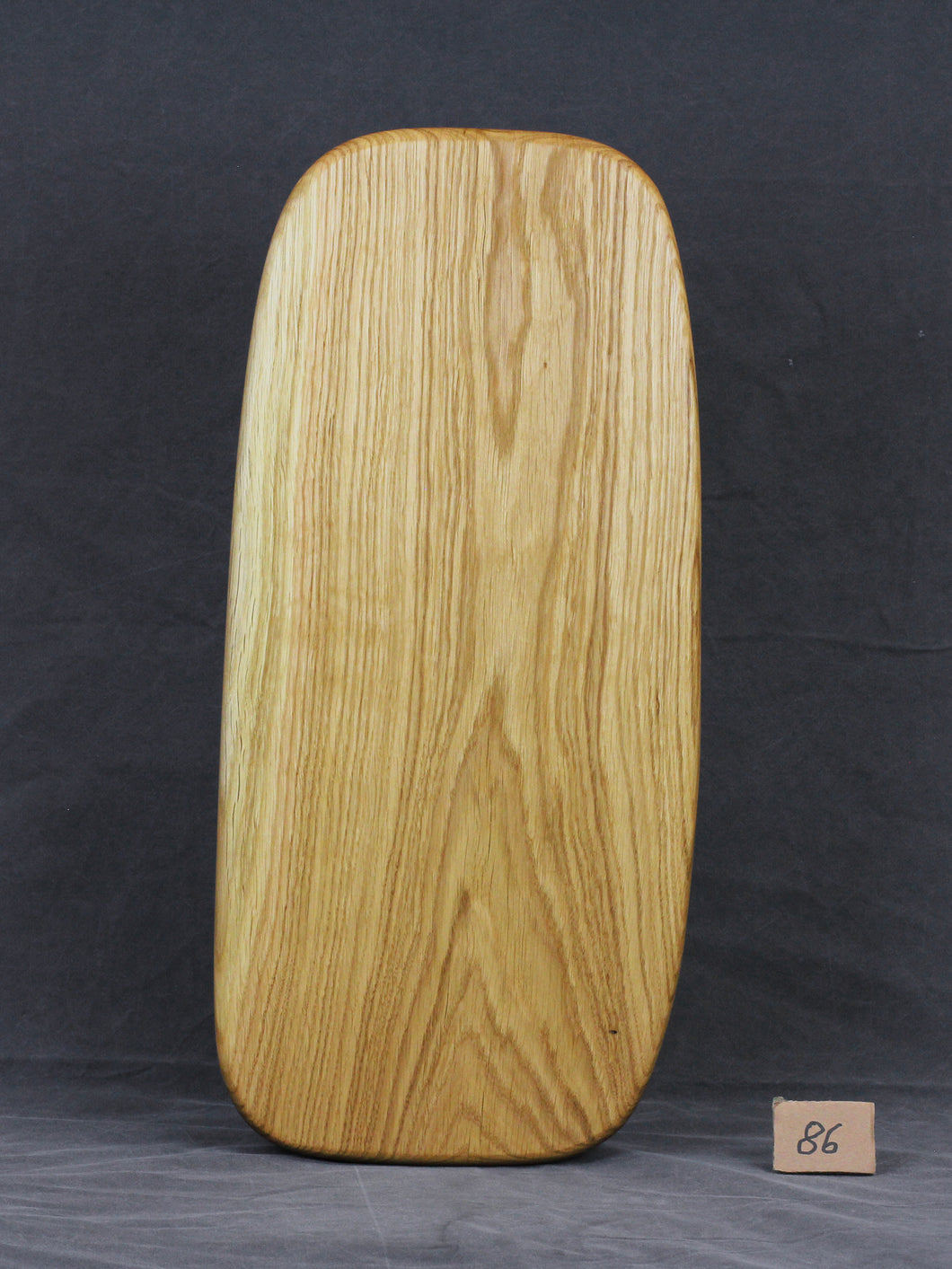 Brotzeitbrett, Servierbrett, Schneidebrett, Cuttingboard, Charcuterie Board. No. 86 - ca. 60 cm. Aus einem Stück Eiche - handgefertigt.