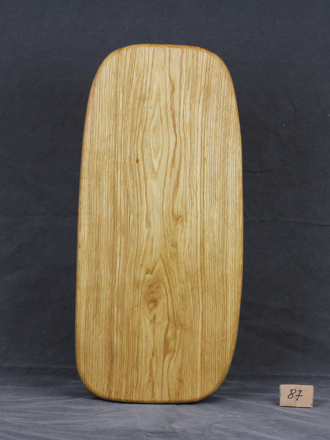 Brotzeitbrett, Servierbrett, Schneidebrett, Cuttingboard, Charcuterie Board. No. 87 - ca. 60 cm. Aus einem Stück Eiche - handgefertigt.