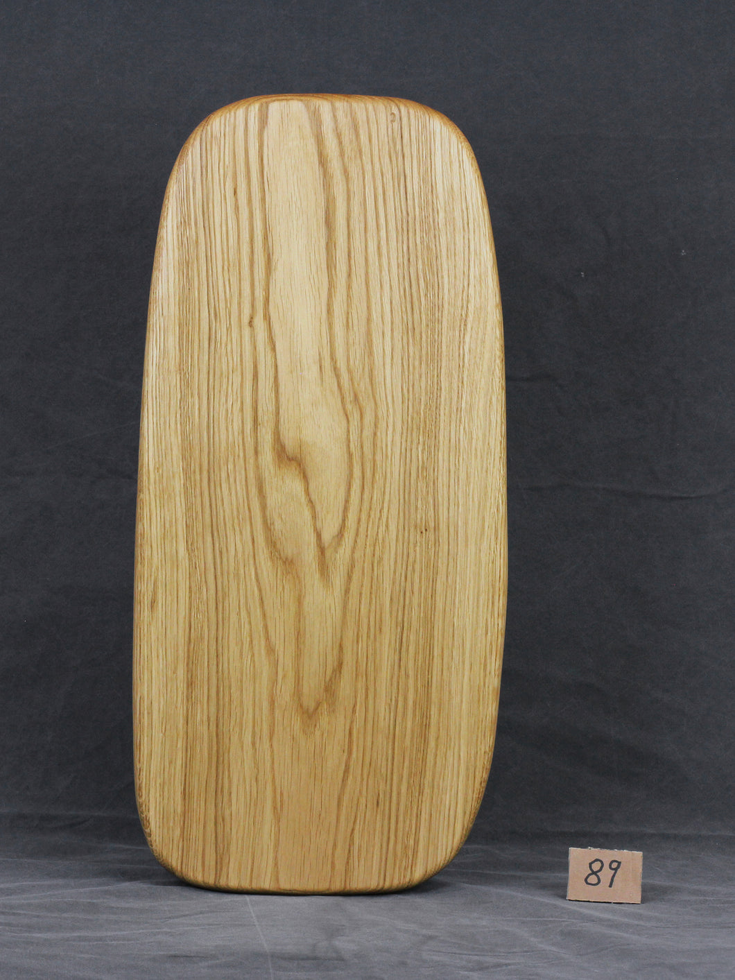 Brotzeitbrett, Servierbrett, Schneidebrett, Cuttingboard, Charcuterie Board. No. 89 - ca. 60 cm. Aus einem Stück Eiche - handgefertigt.