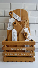 Lade das Bild in den Galerie-Viewer, Brotzeitbrett, Servierbrett, Schneidebrett, Cuttingboard, Charcuterie Board. No. 54 - ca. 40 cm. Aus einem Stück Eiche - handgefertigt.
